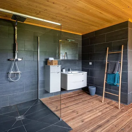 Le Paradis Perdu בקתה *